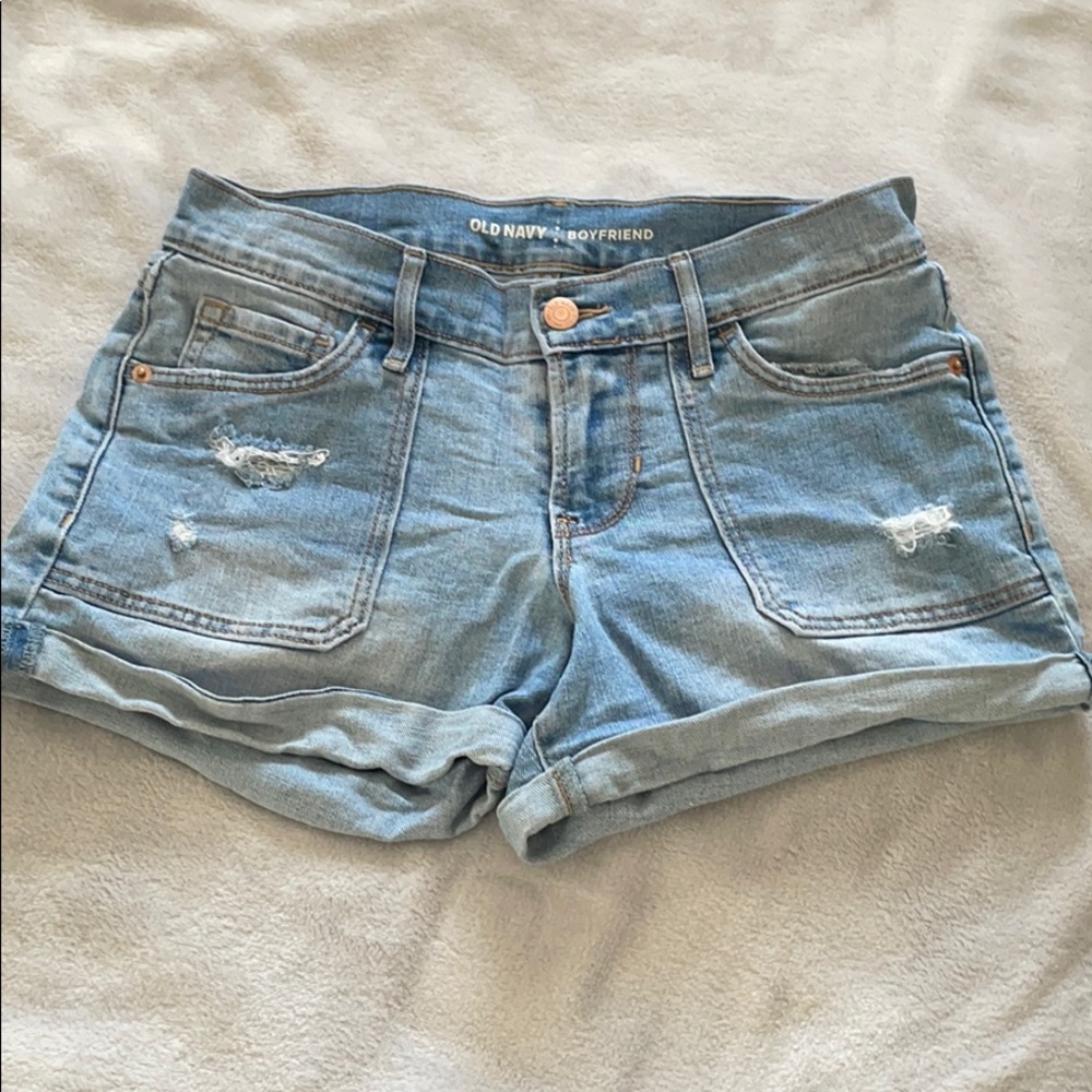 Old Navy semi-distressed Boyfriend shorts 💙